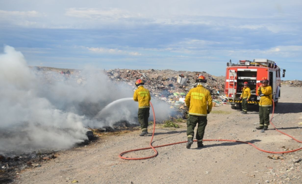 Incendio en el basural fue controlado por los Bomberos