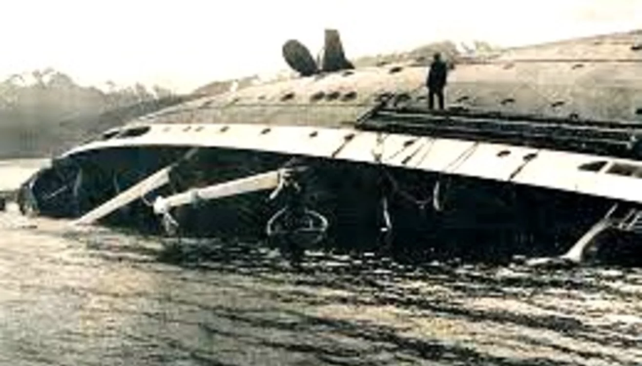 La historia del "Titanic del sur" que recorrió los puertos de la Patagonia