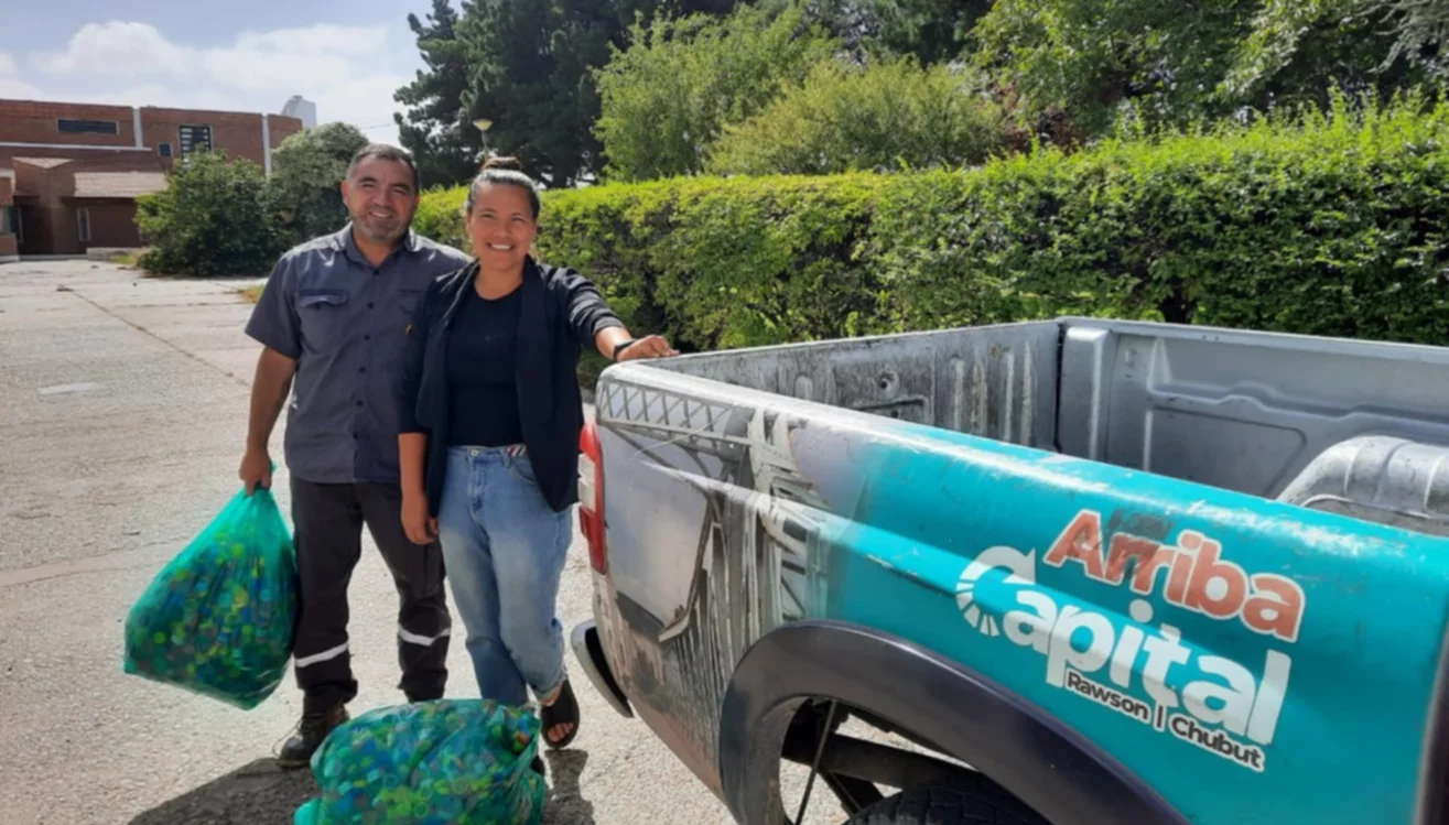 Rawson: la Cooperativa recibió tapitas de la Secretaría de Ambiente Rawson: la Cooperativa recibió tapitas de la Secretaría de Ambiente