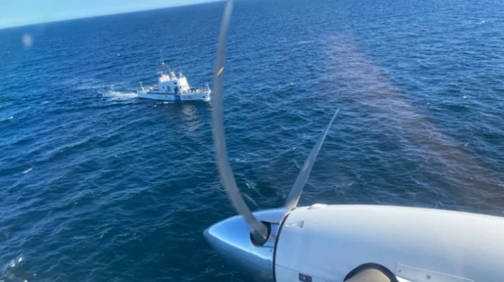 Prefectura rescató a tres pescadores en Río Negro y continúan buscando a un cuarto - El Chubut
