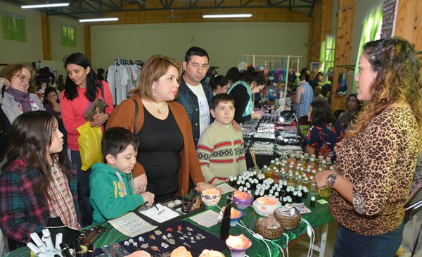 Se realizó una Feria Bataclana en el centro de jubilados de Trelew - El  Chubut