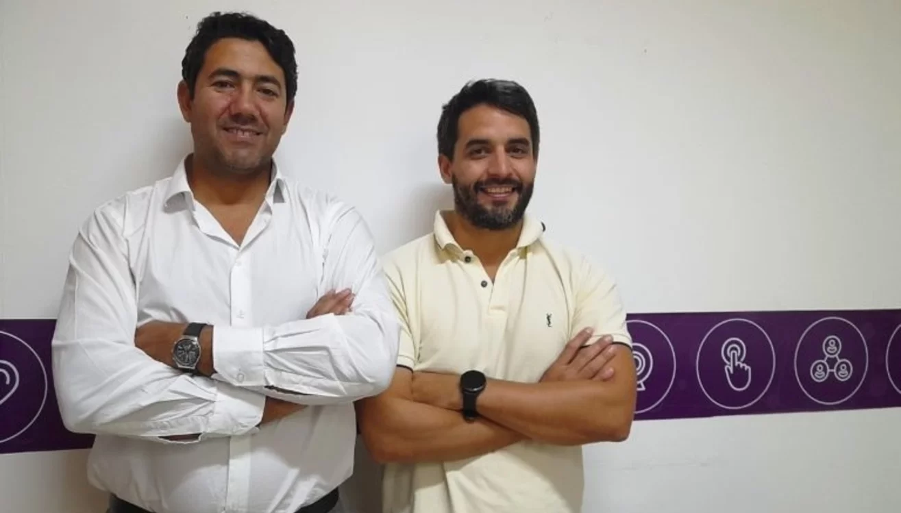 Los neurocirujanos Pablo Galván y Luciano Grisotto. Foto: El Chubut.