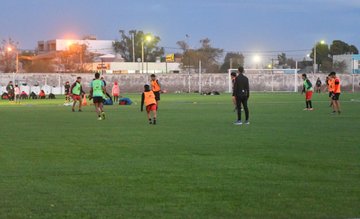 JuegosAraucania2023 En instalaciones del Club Independiente de Trelew,  inició el primer entrenamiento del preseleccionado masculino de…