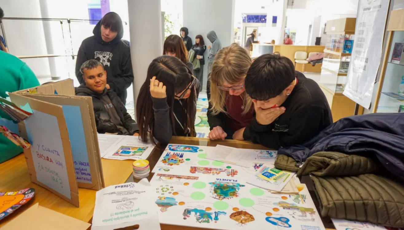 El Gobierno Provincial desarrolló actividades por el Día Mundial del Reciclaje El Gobierno Provincial desarrolló actividades por el Día Mundial del Reciclaje