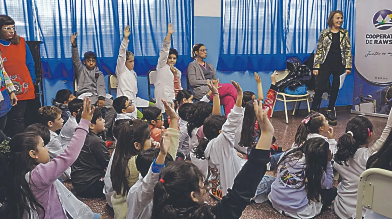 Responsabilidad ambiental y sustentabilidad en la escuela: Niños de cuarto grado se convirtieron en «Protectores del Ambiente» Responsabilidad ambiental y sustentabilidad en la escuela: Niños de cuarto grado se convirtieron en «Protectores del Ambiente»