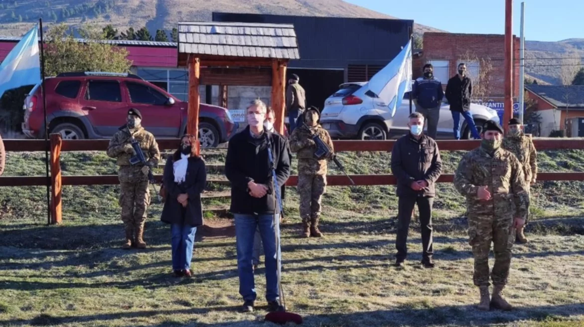 Regimiento de Esquel realizó acto de reconocimiento al «valor y coraje» de los veteranos de Malvinas 
