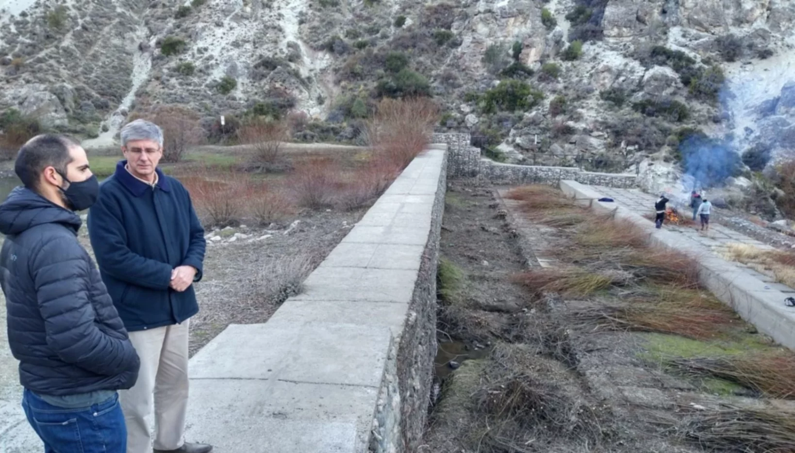 Ongarato supervisó trabajos de limpieza y  mantenimiento del cauce del arroyo Esquel