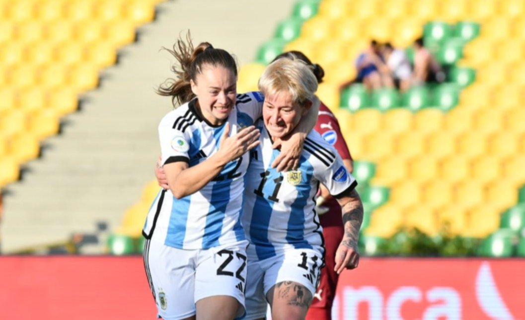 Copa América Femenina  Argentina goleó a Uruguay en el Grupo B