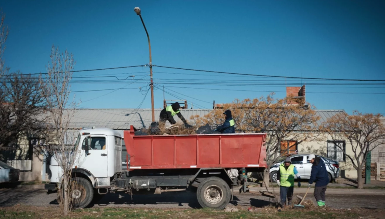 Ambiente comenzó con la Jornada Ambiental en el barrio 490 Viviendas