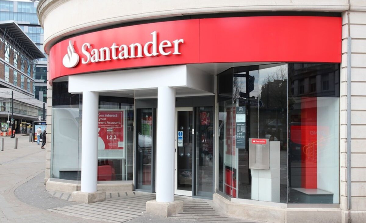 Banco Santander corta 3.000 postos de trabalho no Reino Unido e em Portugal