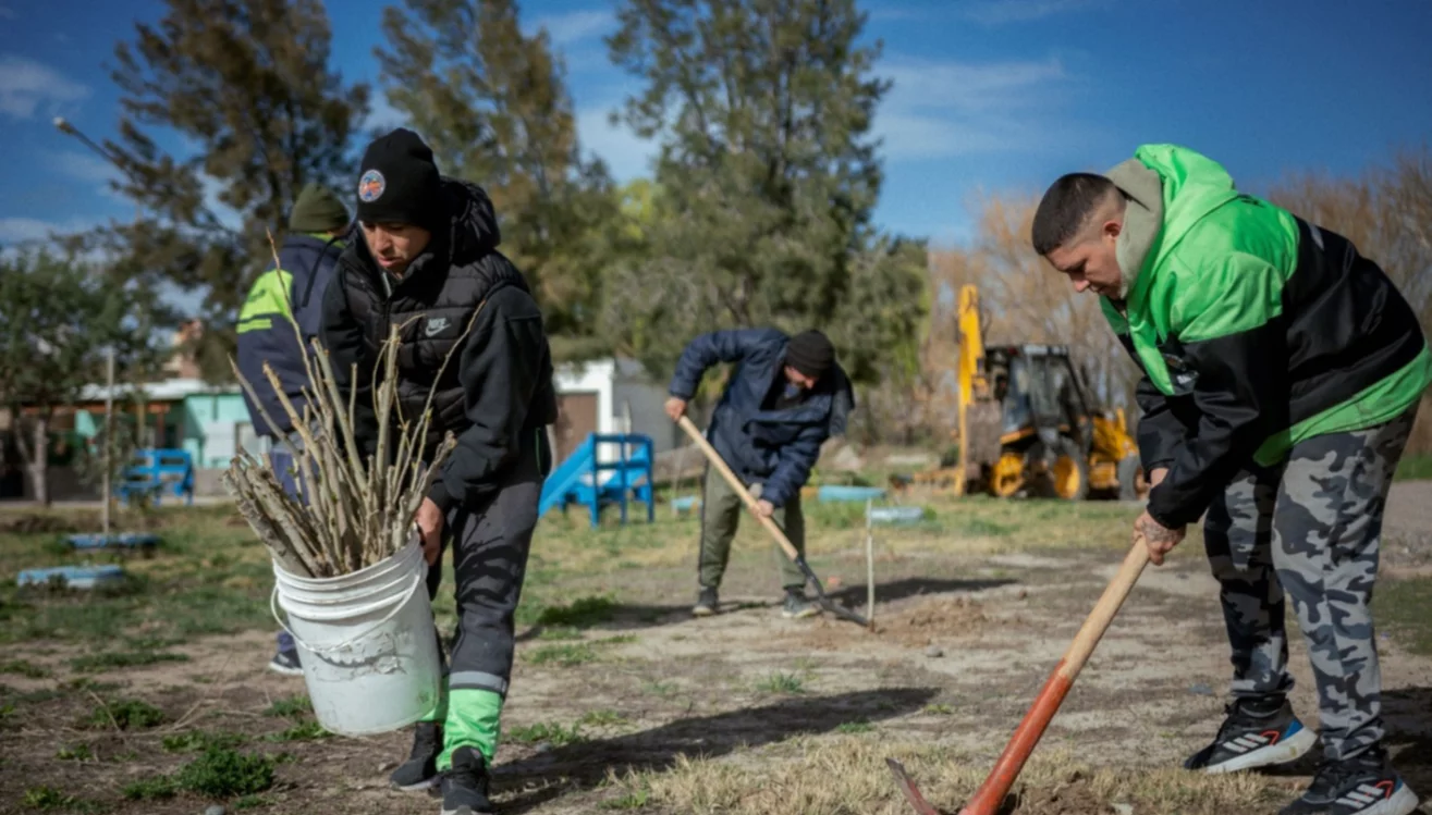 Comenzó a desarrollarse el programa “Ambiente va a tu barrio” en Rawson