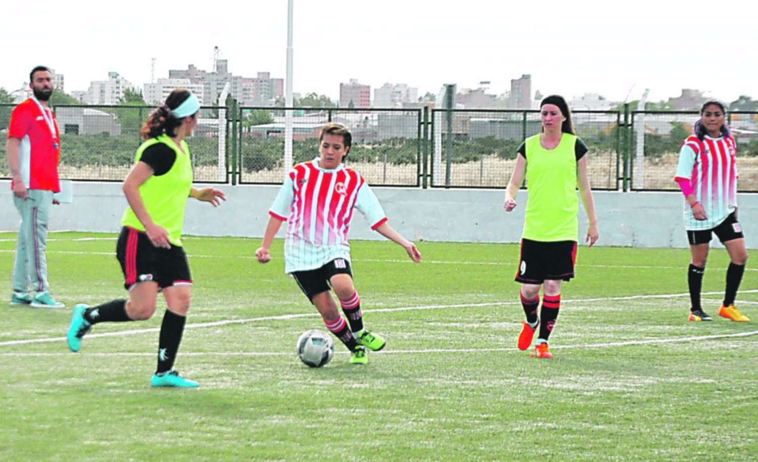 Madryn: Se vienen las pruebas para integrar la selección nacional de fútbol  femenino –