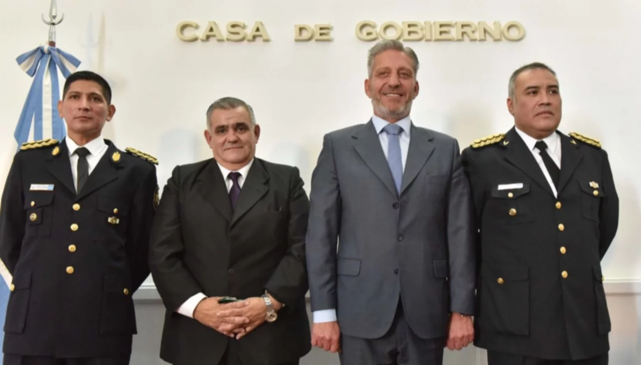 Asumió Leonardo Das Neves en Seguridad y la nueva cúpula de la Policía del Chubut