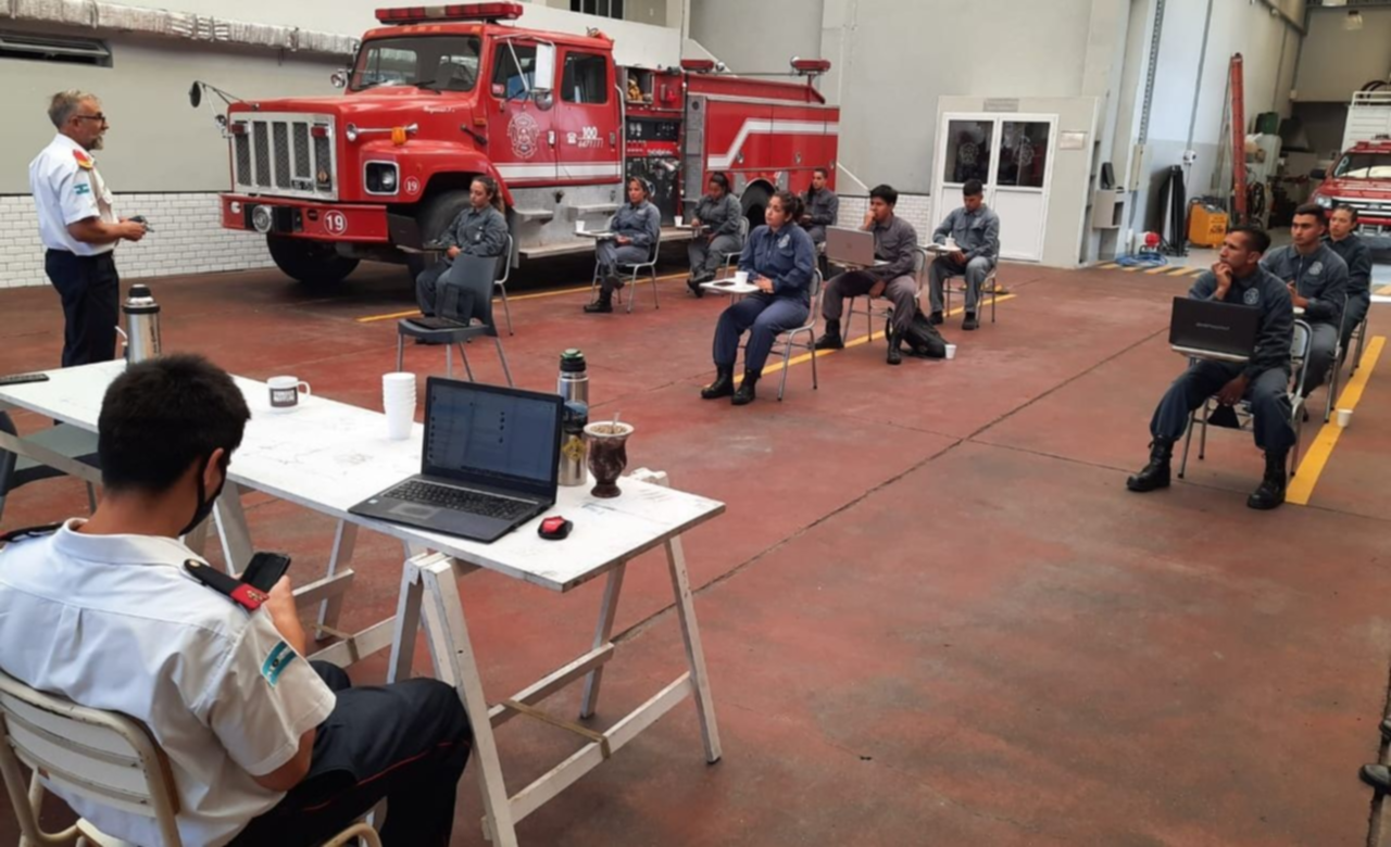 Rindieron Examen Los Futuros Bomberos De Chubut