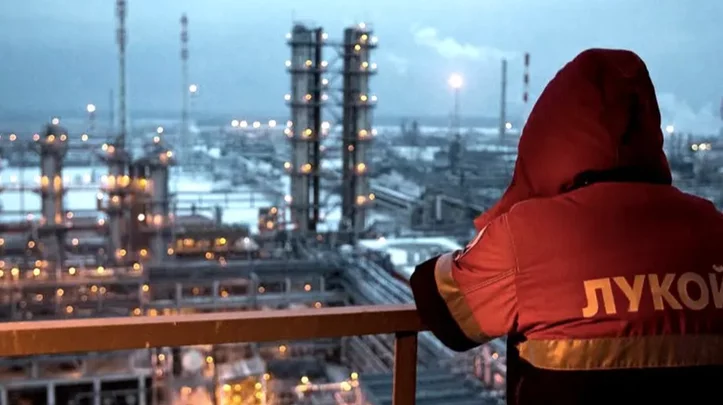 Comienza a regir un tope al precio del petróleo ruso para presionar a Rusia por Ucrania - El Chubut