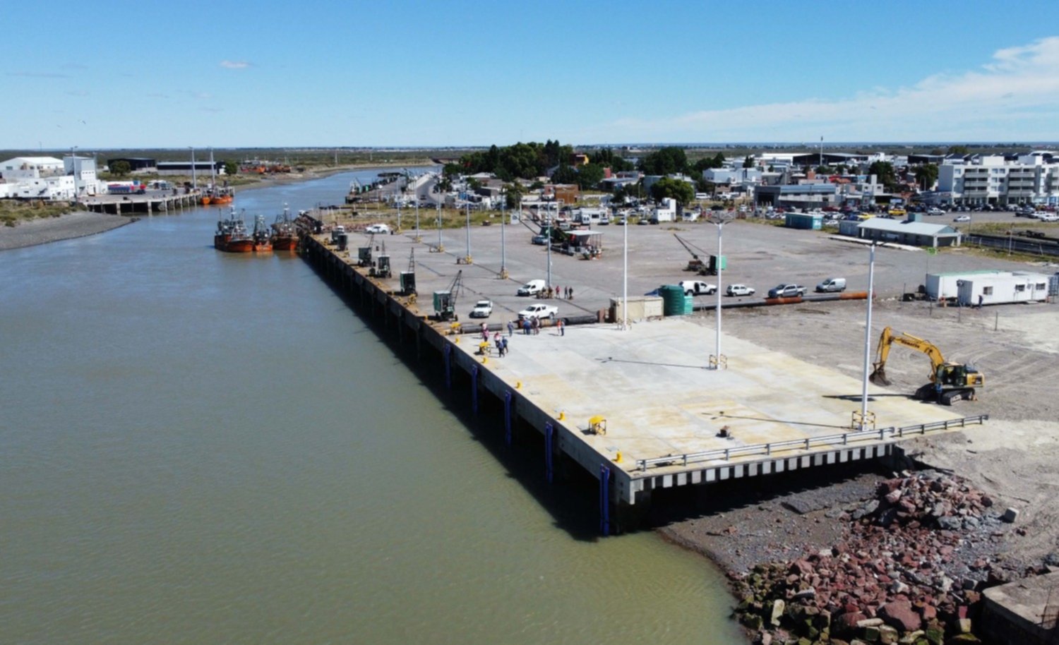 Arcioni anunció la inminente inauguración de la ampliación del puerto de  Rawson - El Chubut