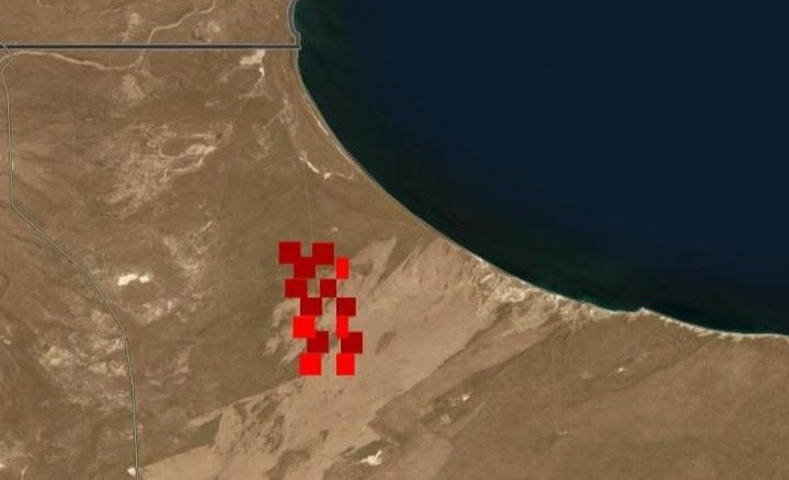 Un rayo desató un gran incendio de campos en Chubut: "Hay mucho viento y podría trasladarse hacia Ruta 3"